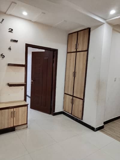 2 BEDROOMS FLAT FOR RENT IN JINNAH GARDEN