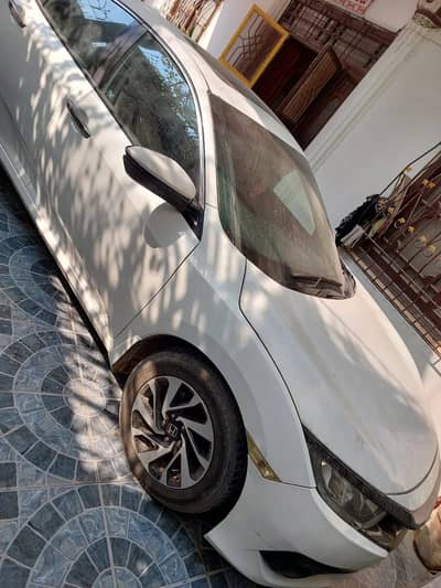 Honda Civic 1.6 Turbo 2016 – White