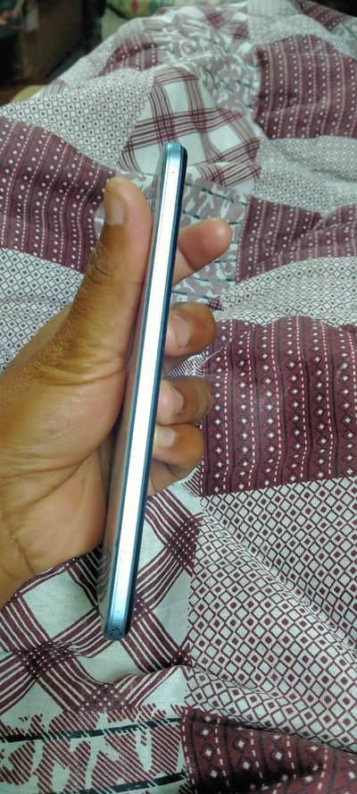 vivo y21 4gb 64gb aur Sath new earpod