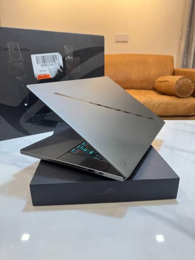 ASUS ROG Zephyrus G16 2024 Core Ultra 9 185H, 16GB/1TB, RTX 4070)