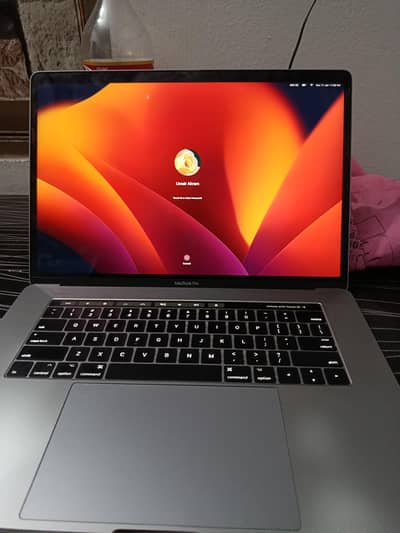 apple mackbook 17 pro