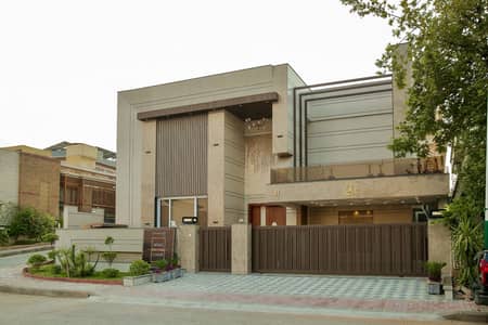 Croner Brand New Fully Furnished Designer House Sale