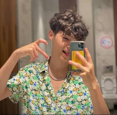 OFFICE BOY JOB YA HOUSE BOY JOB.