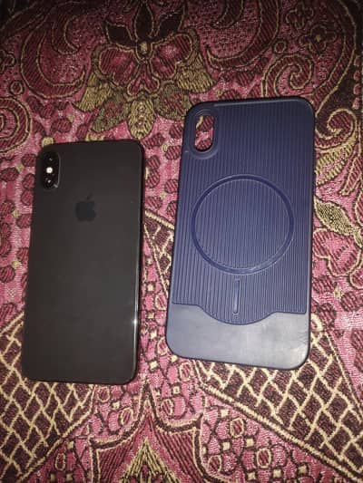 I phone xs 64 GB non pta factory unlocked no repair  Sim working