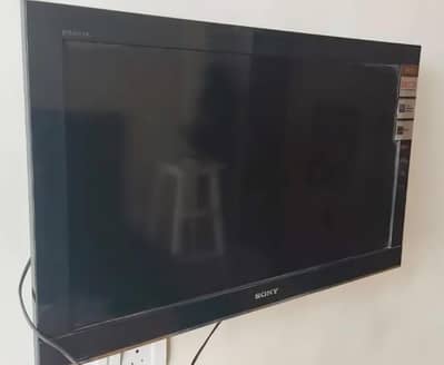 used lcd 10/10 condition.  no problems with working