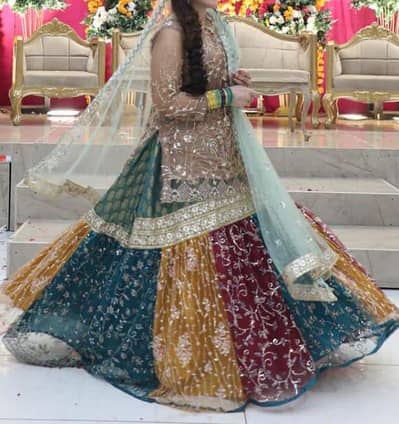 Mahira Khan famous bridal lehnga for Mehndi