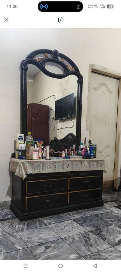 dressing table