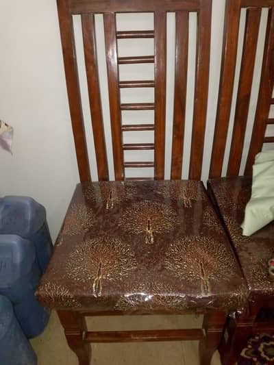 dining table or 6 chairs