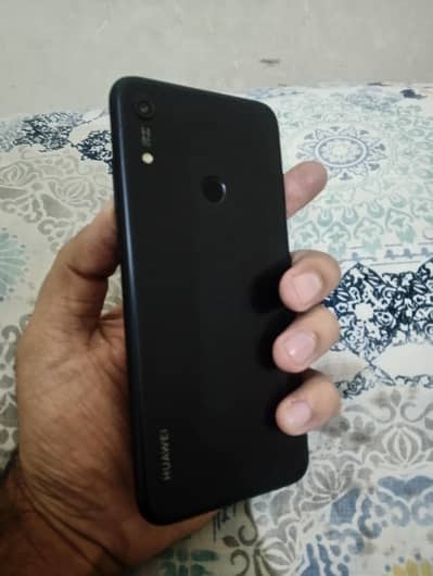 Huwawei Y6s 7/10 condition for urgent sale