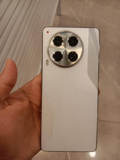 Tecno Camon 30 12/256 GB