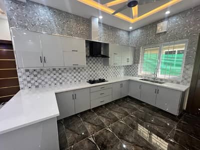 Rawalpindi Bahria Town Phase8 7 Marla House Available For Rent