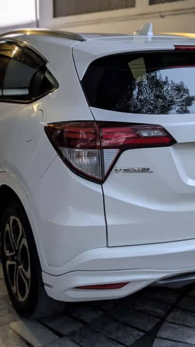 urgent sale Honda vezel  z package