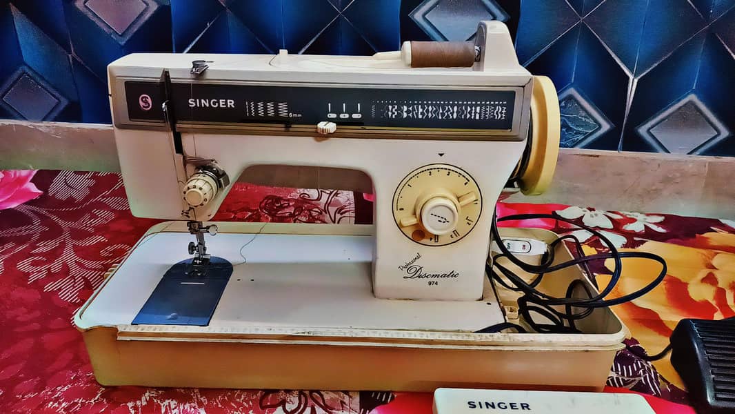 Singer Diskmetic Sewing Machine 0