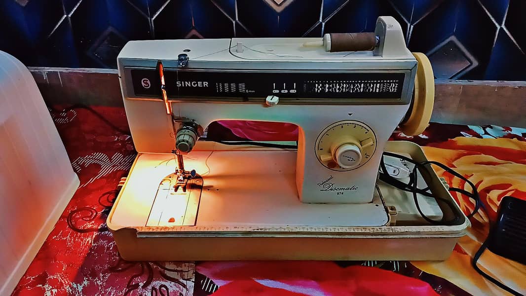 Singer Diskmetic Sewing Machine 6
