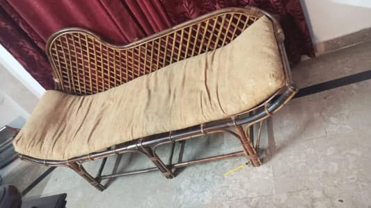 Cane deewan v good condition