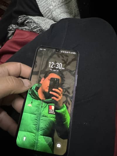 All ok Phone 100% only back camera scrach