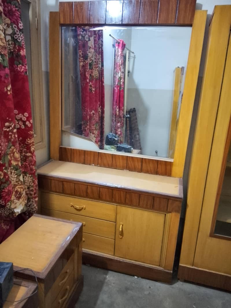 Divider & Dressing 1