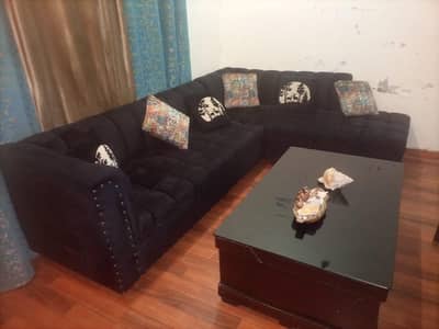 Sofa set with coffee table and paintings- Package deal