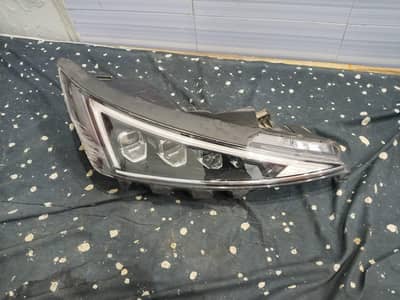 Elentra Right Side Headlight.