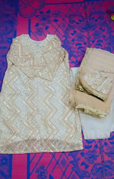 White and golden dress with pouch