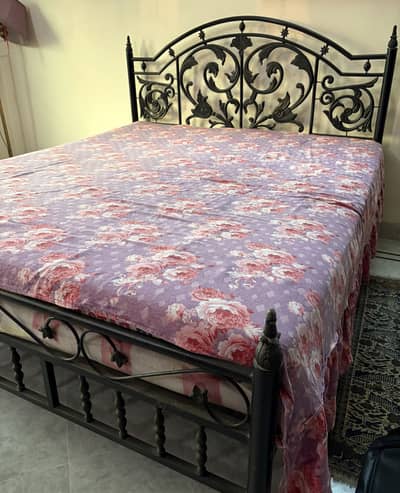 Bed set with 2 side tables