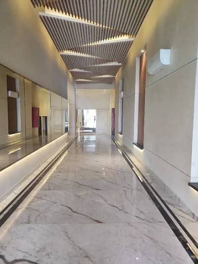 commercial space available for rent in Gulshan main road building