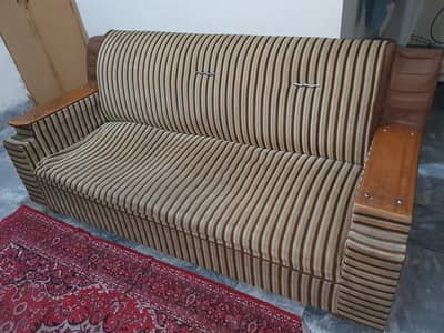 5 Seater sofa set for Sale satisfactory condition