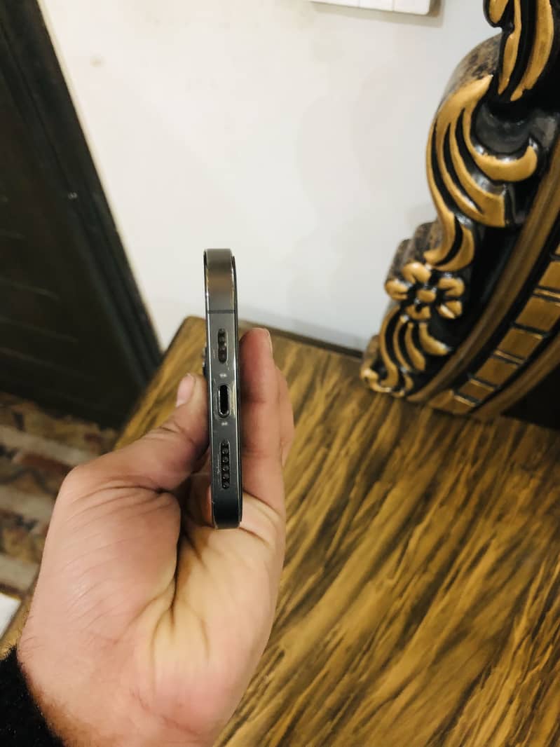 Iphone 12 pro max 2