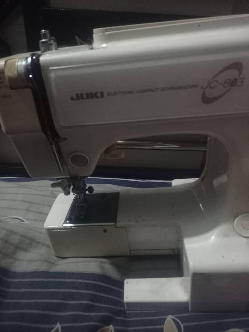 sewing machine 4