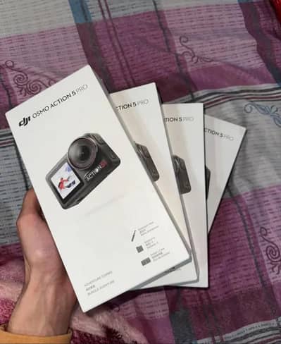 Dji osmo action 5 pro brand new [Adventure Combo] Australia import