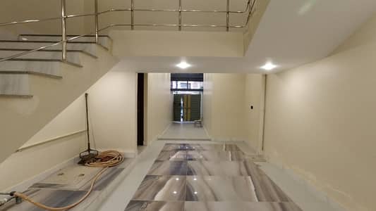 Prime Location Upper Portion Of 200 Square Yards In Gulshan-e-Iqbal Is Available