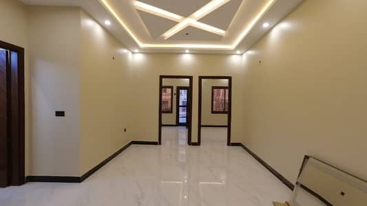 Ready To sale A Prime Location Upper Portion 200 Square Yards In Gulshan-e-Iqbal - Block 6 Karachi