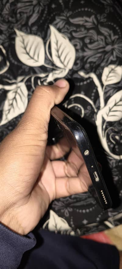 Techno camon 19 new 6/128 Black premium quality