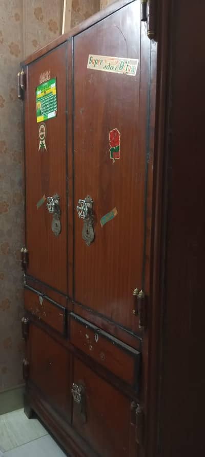 Heavy weight safe almari