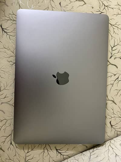 MacBook Pro M2 2022