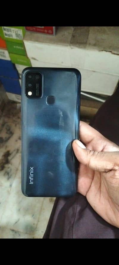 Infinix hot 10 play 4/64 17k