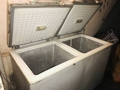 Dawlance Double door freezer