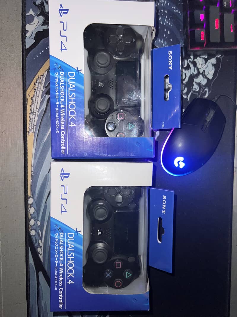 2 ps4 controllers 2