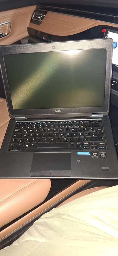 Dell Latitude E7250 | Core i5 5th Gen | 8GB RAM | 256GB SSD | Original