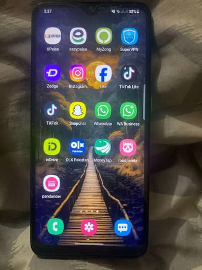 Samsung galaxy a20 3/32 gb