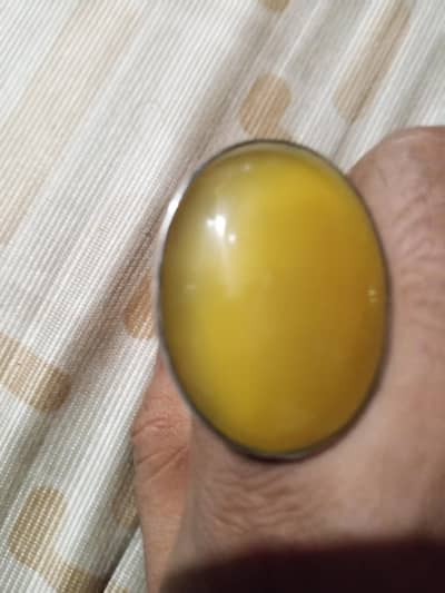 zard aqeeq ring