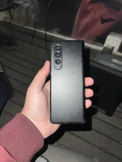 Samsung galaxy z fold 3 12 GB/256gb only phones