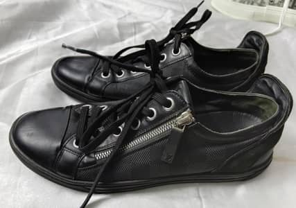 Louis vuitton zipper sneakers women 6