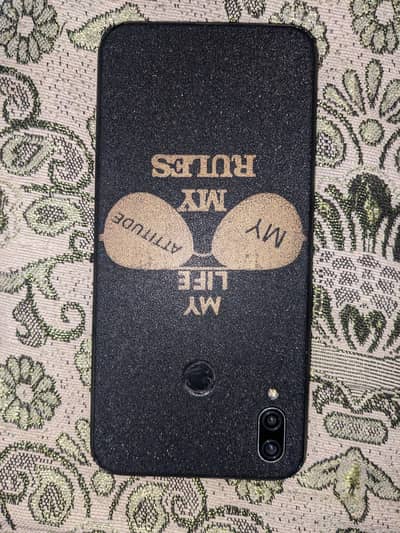 HUAWEI P20 LITE . 4 /64 memory