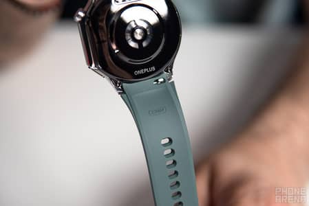 OnePlus Watch 3 – 10/10 Condition – Box & Original Cable