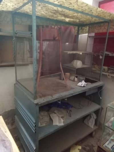 burger shawarma counter