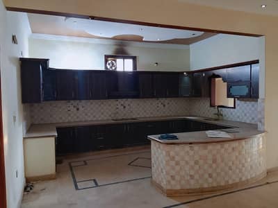 Prime Location Gulistan-e-Jauhar - Block 13 Upper Portion For rent Sized 400 Square Yards