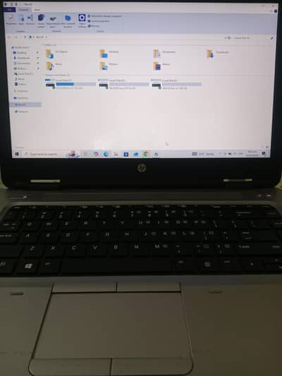 HP i5 6th gen . 8 gb ddr4, 128 SSD + 320 gb