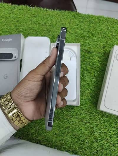 Google pixel 9 pro Ram 12 GB Memory 256 GB