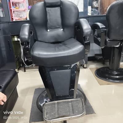 Facial and Cutting Chair - New and Excellent